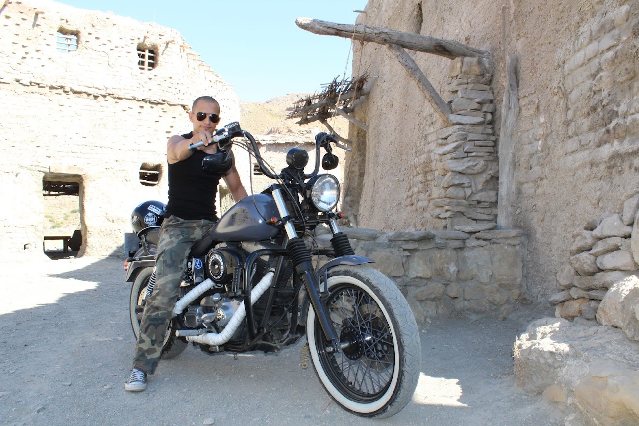 Sebis sobre la Dyna en los escenarios de Exodus, Sierra Alhamilla